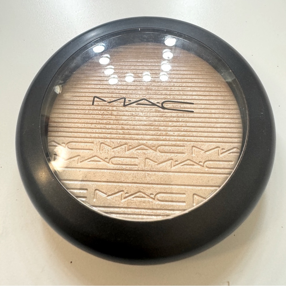 MAC highlighter double gleam